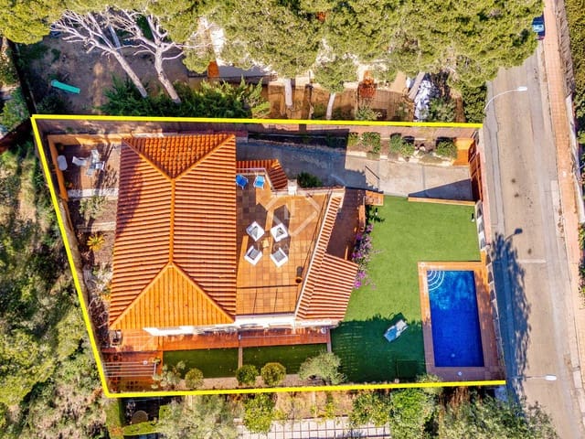 4 bedroom Villa for sale in Llafranc, Palafrugell with pool garage - € 1,299,000 (Ref: 8843969)