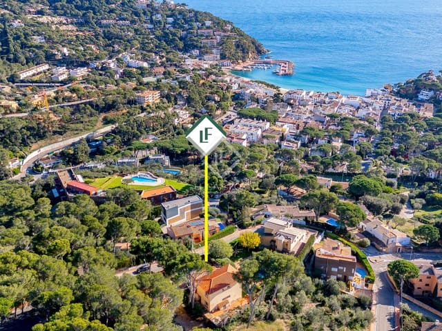 4 bedroom Villa for sale in Llafranc, Palafrugell with pool garage - € 1,299,000 (Ref: 8843969)