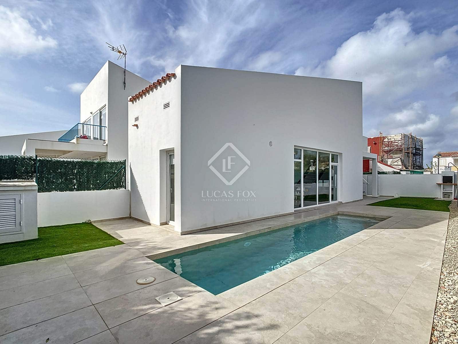 2 soveværelse Villa til salg i Ciutadella de Menorca med swimmingpool - € 475.000 (Ref: 8845870)