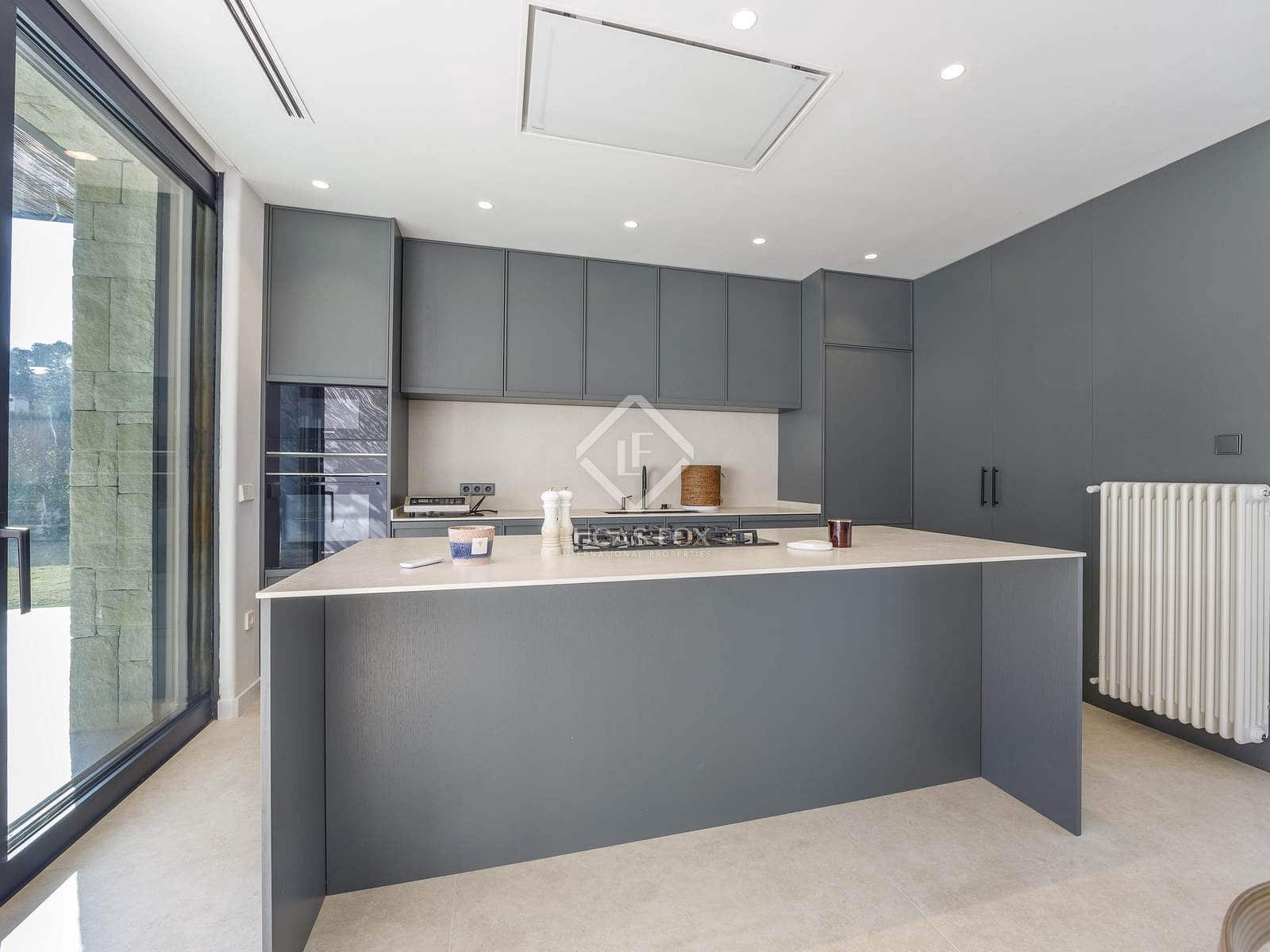 4 slaapkamer Villa te koop in L'Eliana met zwembad garage - € 1.590.000 (Ref: 8845871)