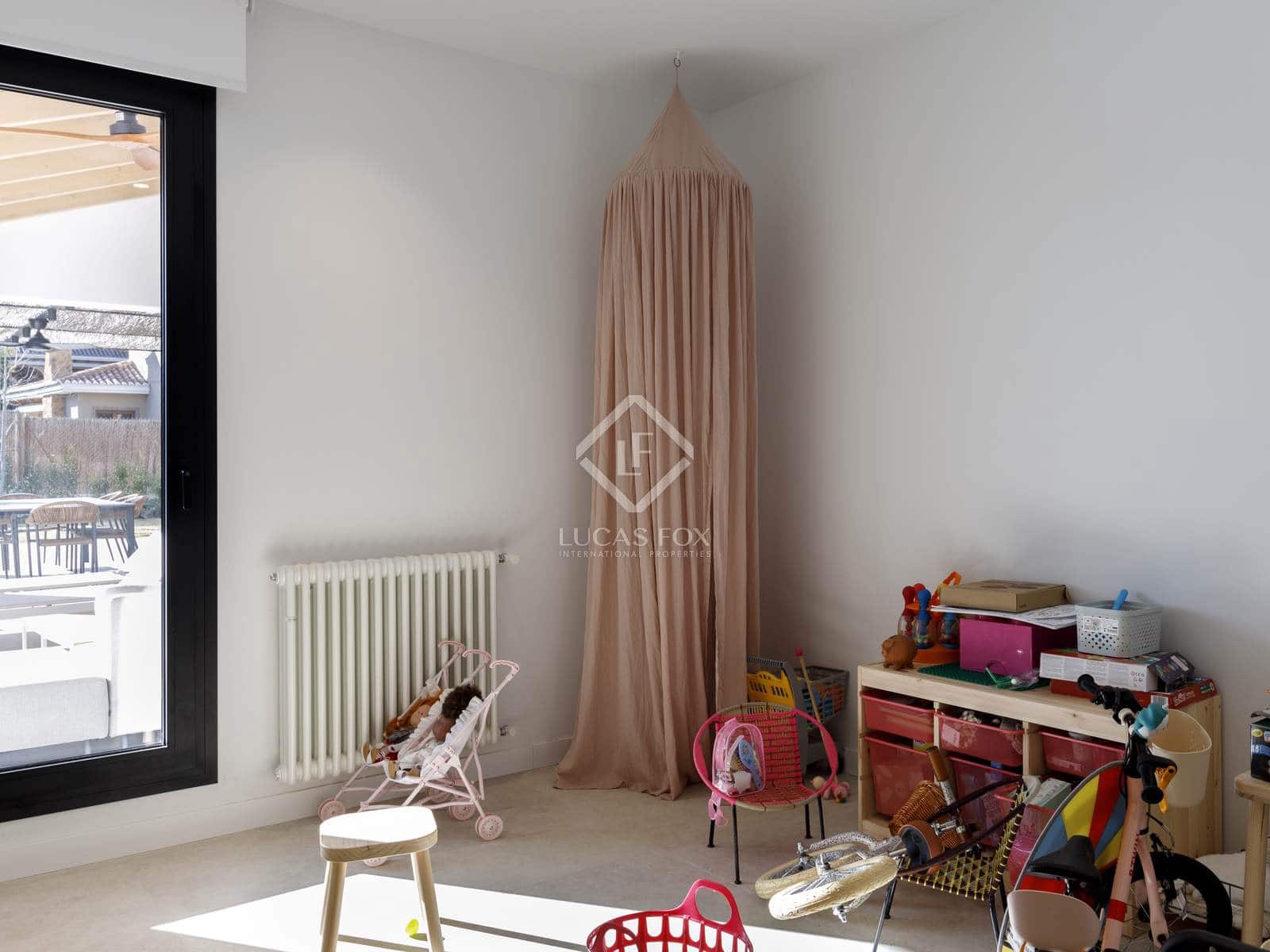 4 slaapkamer Villa te koop in L'Eliana met zwembad garage - € 1.590.000 (Ref: 8845871)