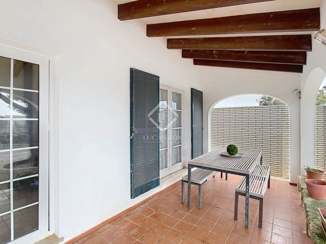 4 slaapkamer Finca/Landhuis te koop in Ciutadella de Menorca met garage - € 750.000 (Ref: 8848179)