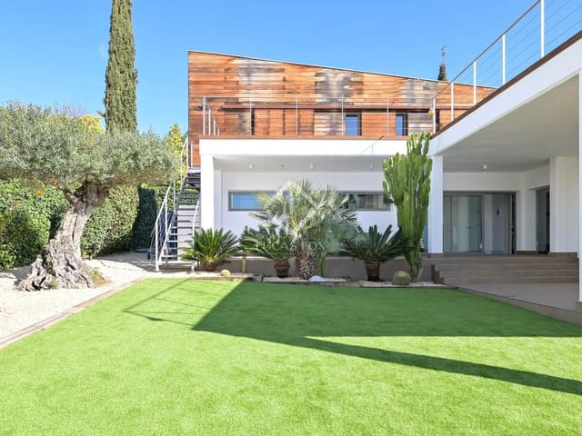 5 chambre Villa/Maison à vendre à Santa Cristina d'Aro avec piscine garage - 1 430 000 € (Ref: 8850056)