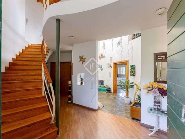 5 sovrum Villa till salu i Cabrils med pool garage - 710 000 € (Ref: 8850382)