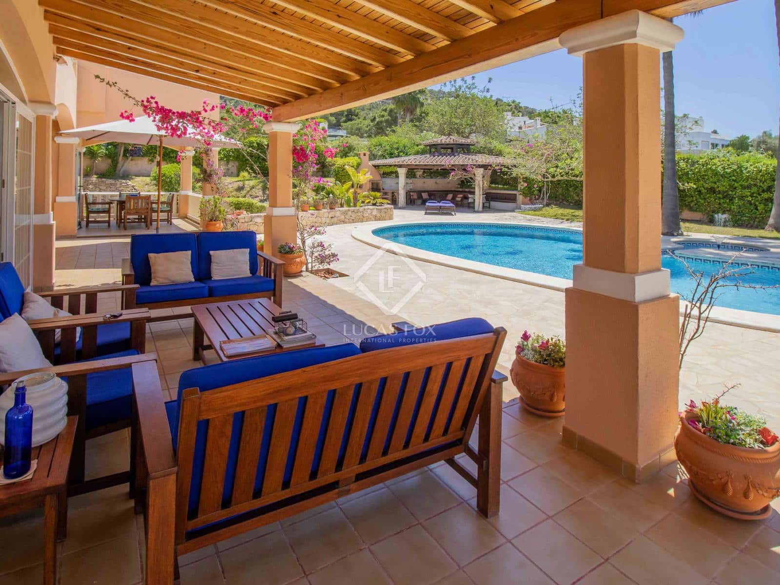 5 soverom Villa til salgs i Nuestra Senora de Jesus med svømmebasseng garasje - € 3 960 000 (Ref: 8850674)