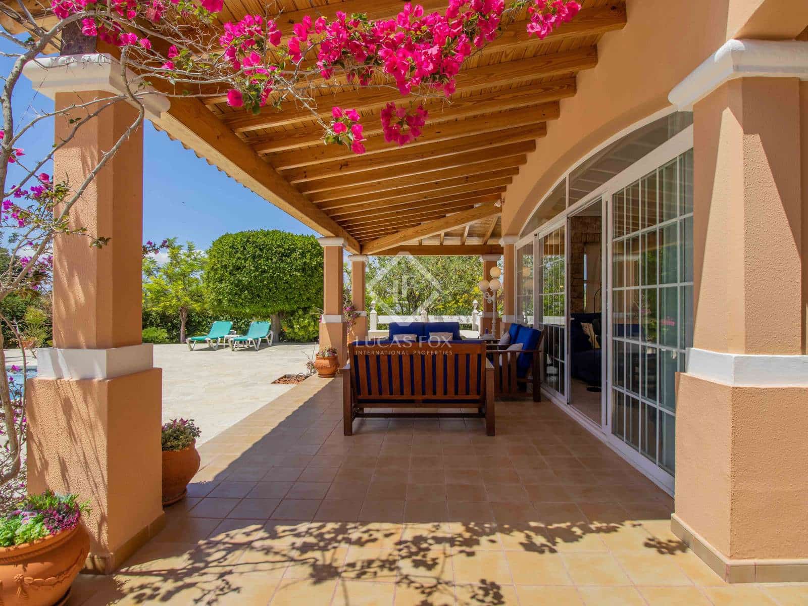 5 soverom Villa til salgs i Nuestra Senora de Jesus med svømmebasseng garasje - € 3 960 000 (Ref: 8850674)