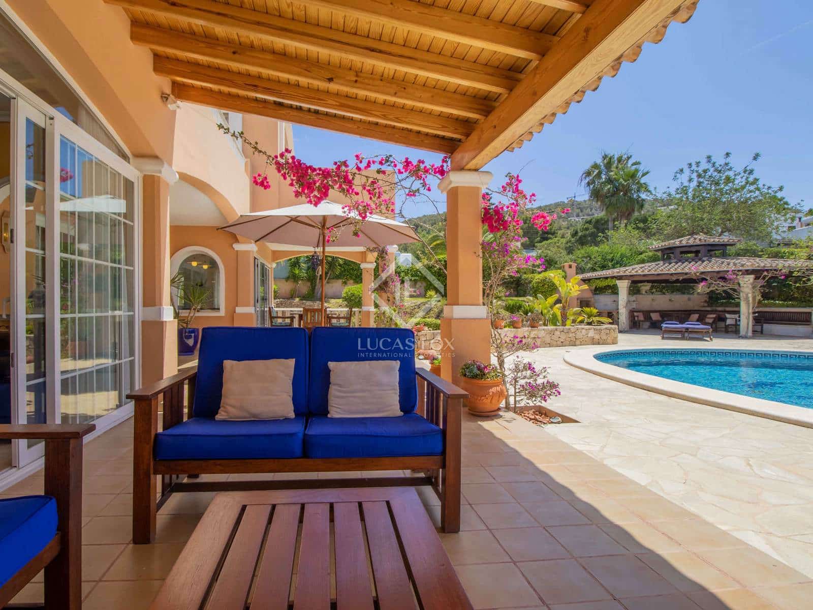 5 soverom Villa til salgs i Nuestra Senora de Jesus med svømmebasseng garasje - € 3 960 000 (Ref: 8850674)