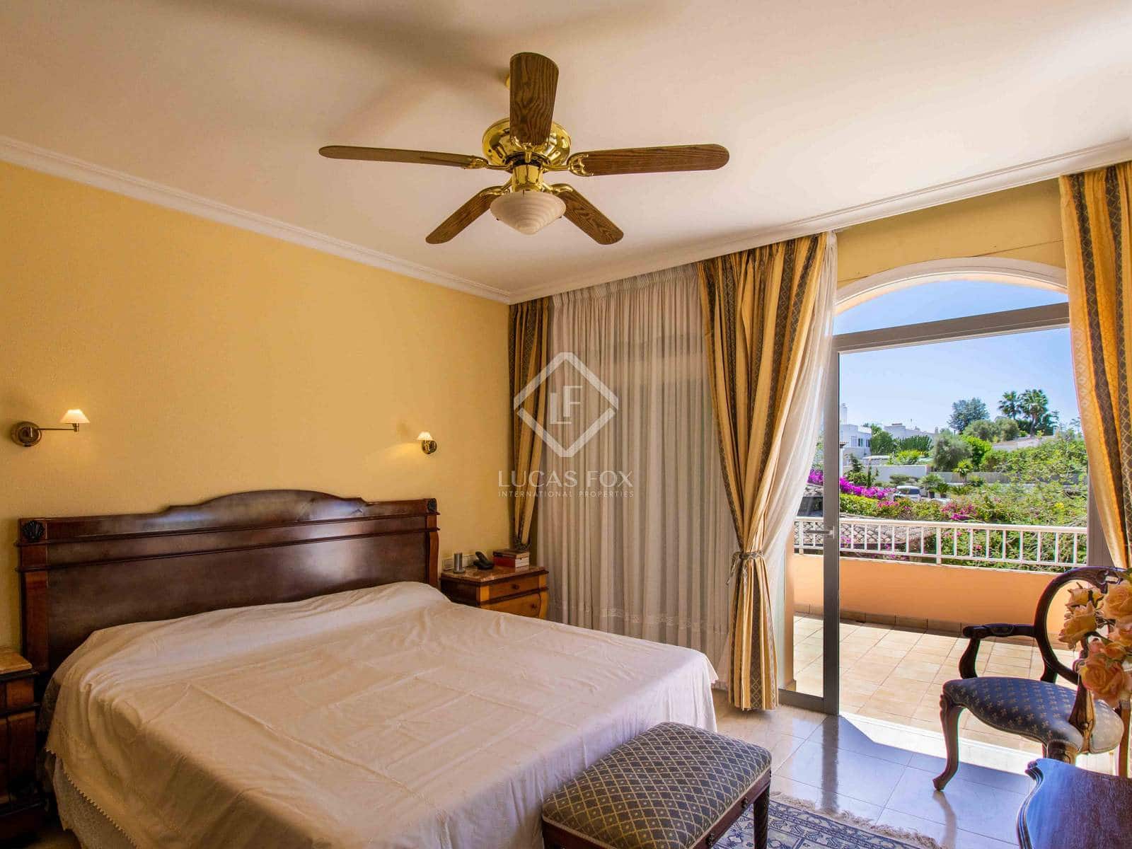 5 soverom Villa til salgs i Nuestra Senora de Jesus med svømmebasseng garasje - € 3 960 000 (Ref: 8850674)