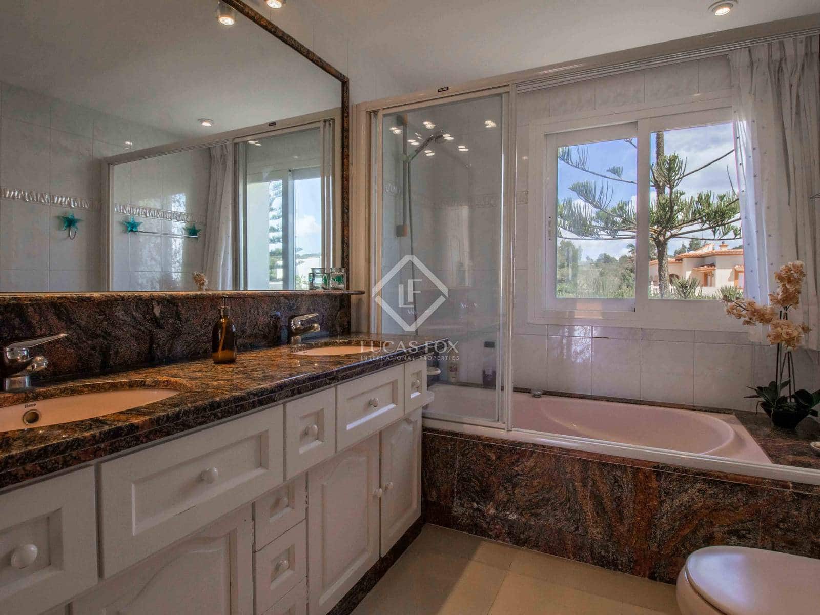 5 soverom Villa til salgs i Nuestra Senora de Jesus med svømmebasseng garasje - € 3 960 000 (Ref: 8850674)