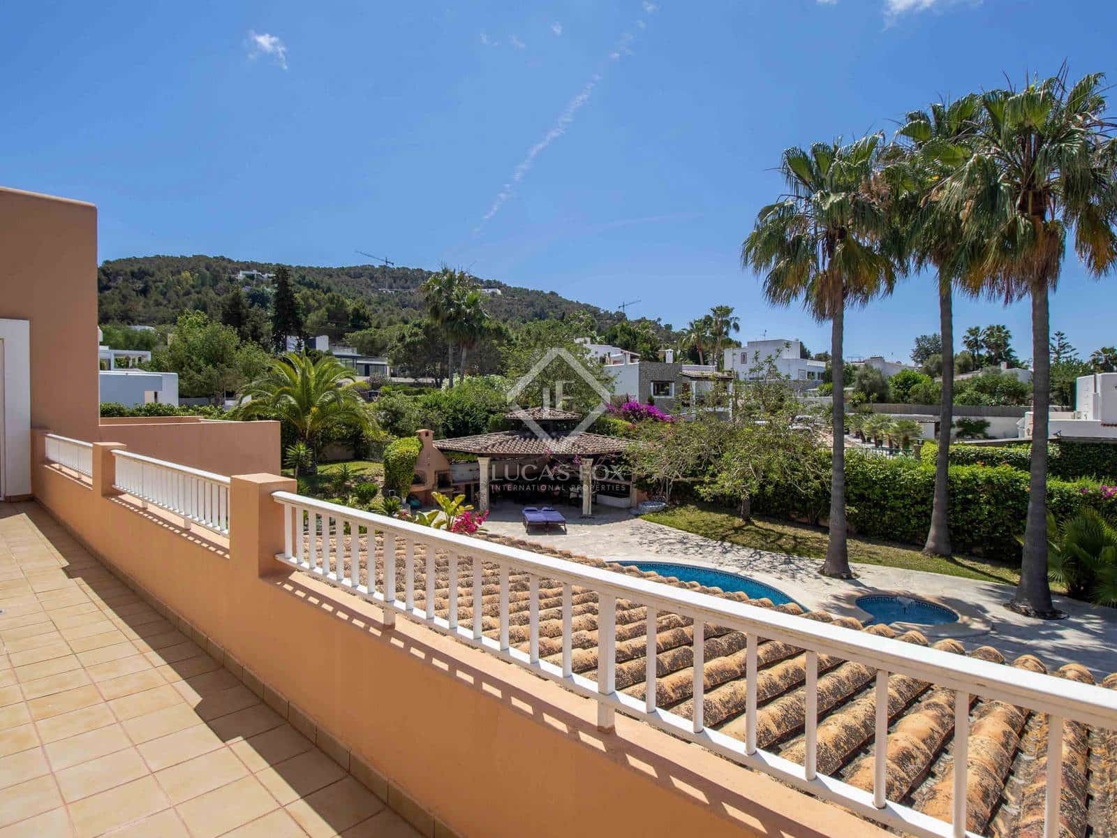 5 soverom Villa til salgs i Nuestra Senora de Jesus med svømmebasseng garasje - € 3 960 000 (Ref: 8850674)