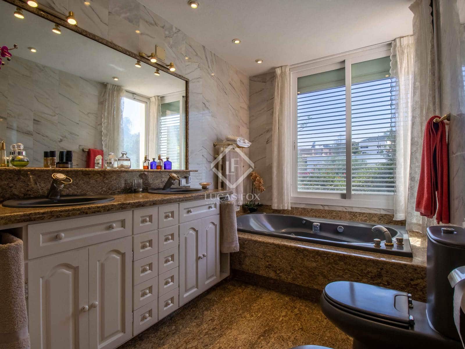 5 soverom Villa til salgs i Nuestra Senora de Jesus med svømmebasseng garasje - € 3 960 000 (Ref: 8850674)