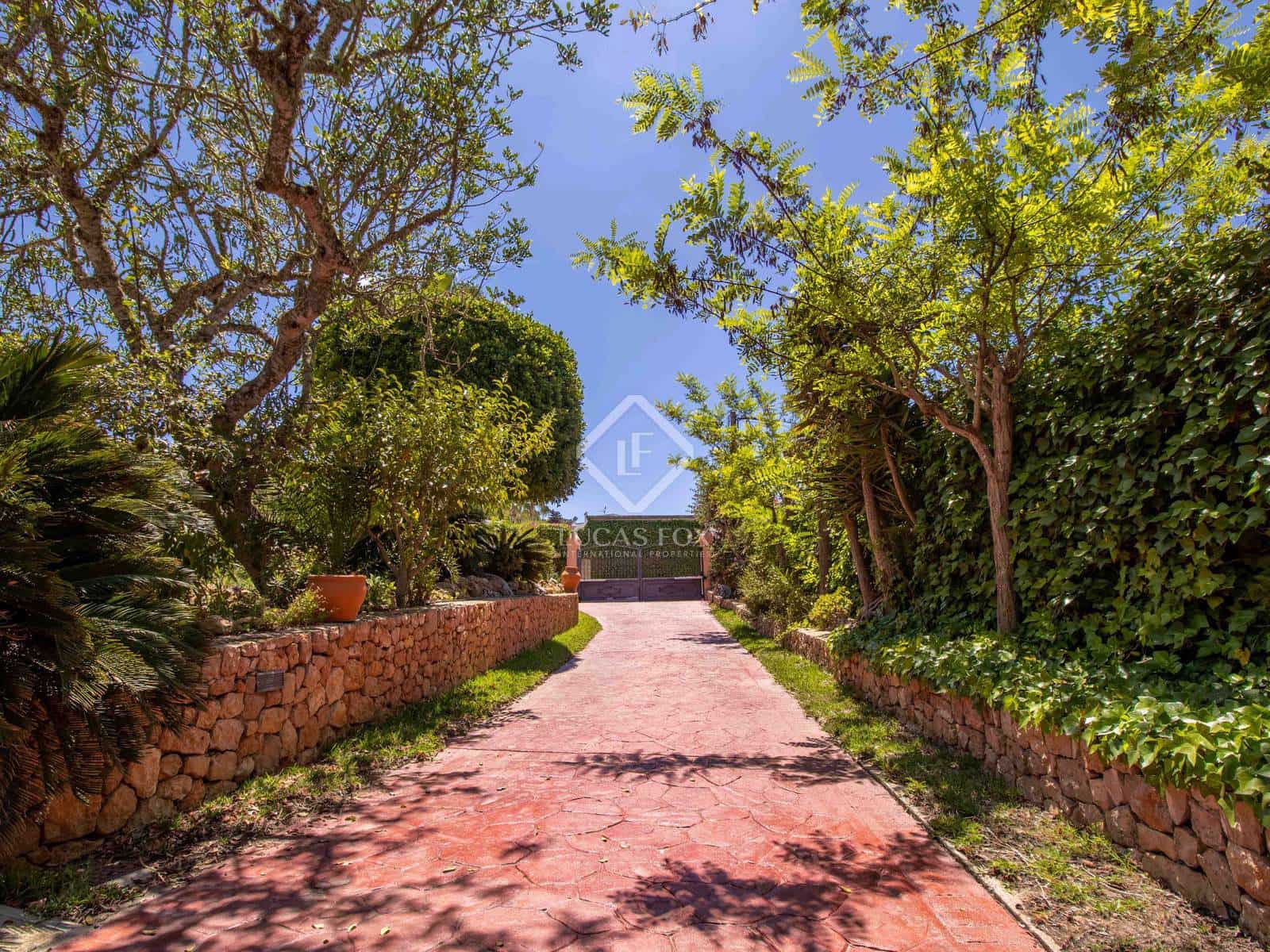 5 soverom Villa til salgs i Nuestra Senora de Jesus med svømmebasseng garasje - € 3 960 000 (Ref: 8850674)