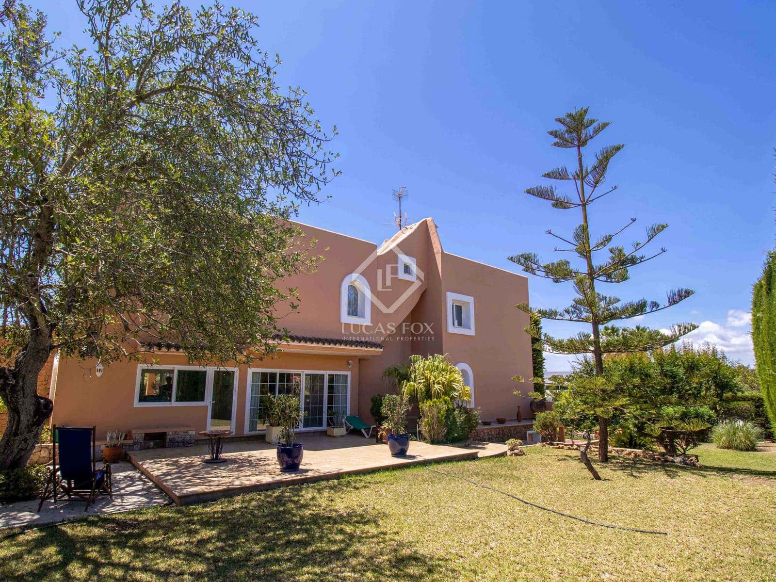 5 soverom Villa til salgs i Nuestra Senora de Jesus med svømmebasseng garasje - € 3 960 000 (Ref: 8850674)