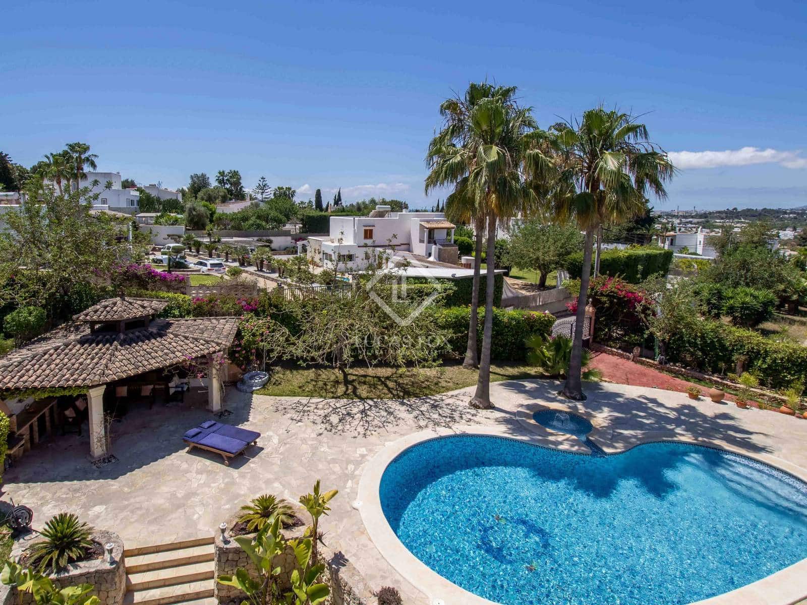 5 soverom Villa til salgs i Nuestra Senora de Jesus med svømmebasseng garasje - € 3 960 000 (Ref: 8850674)