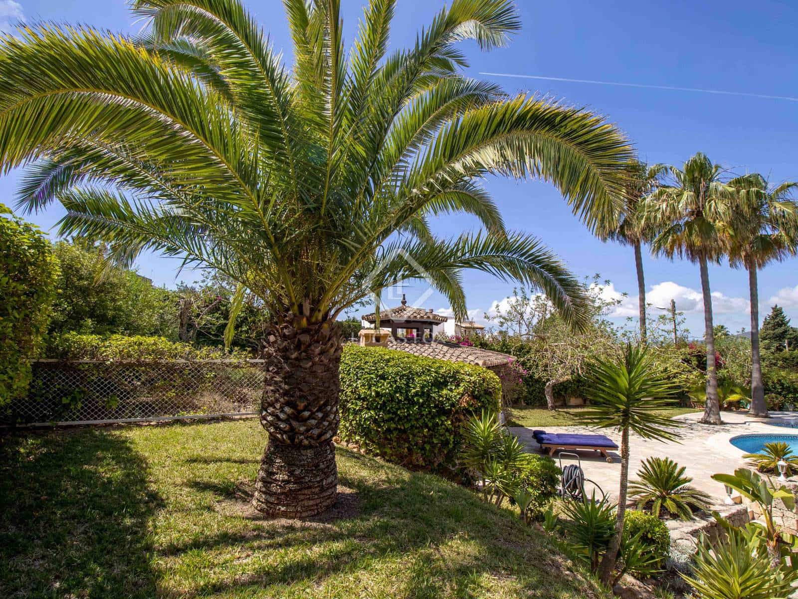 5 soverom Villa til salgs i Nuestra Senora de Jesus med svømmebasseng garasje - € 3 960 000 (Ref: 8850674)