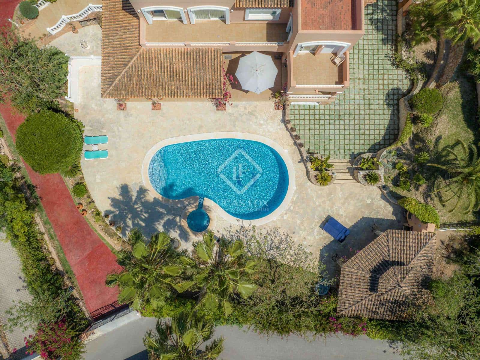 5 soverom Villa til salgs i Nuestra Senora de Jesus med svømmebasseng garasje - € 3 960 000 (Ref: 8850674)