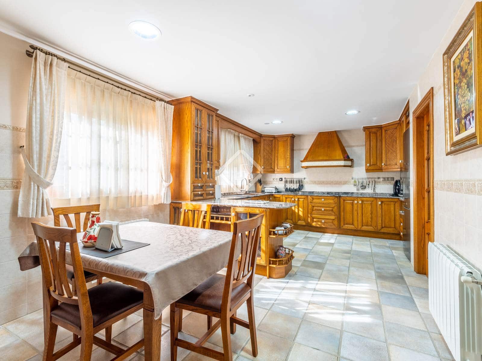 4 slaapkamer Villa te koop in Muchamiel / Mutxamel met zwembad garage - € 899.000 (Ref: 8853052)