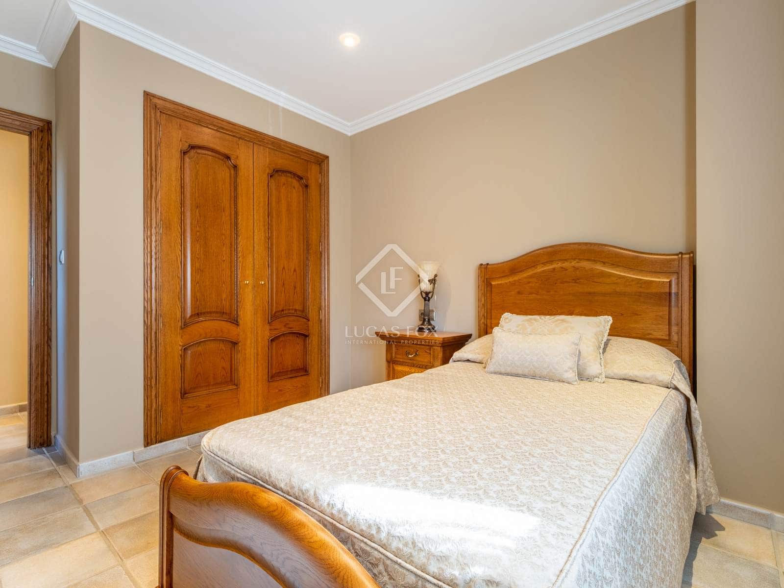 4 slaapkamer Villa te koop in Muchamiel / Mutxamel met zwembad garage - € 899.000 (Ref: 8853052)