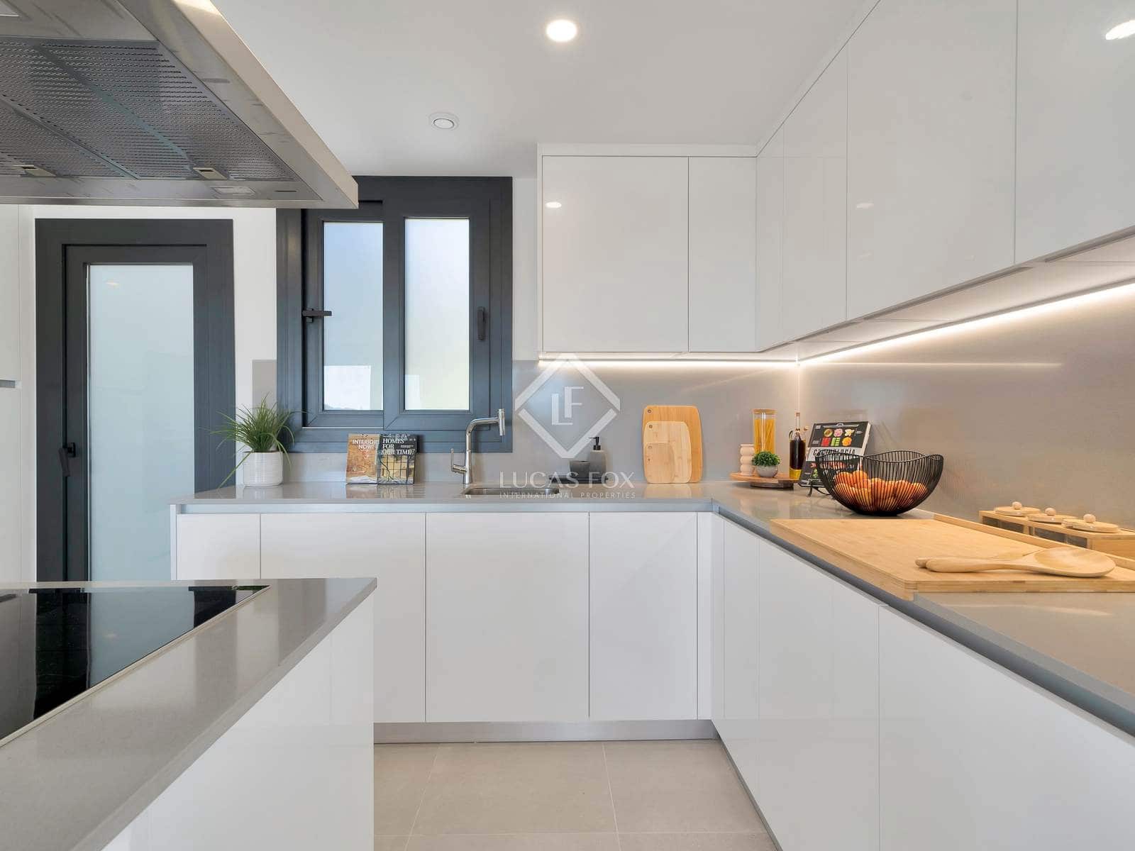 3 quarto Penthouse para venda em Estepona - 999 000 € (Ref: 8855340)