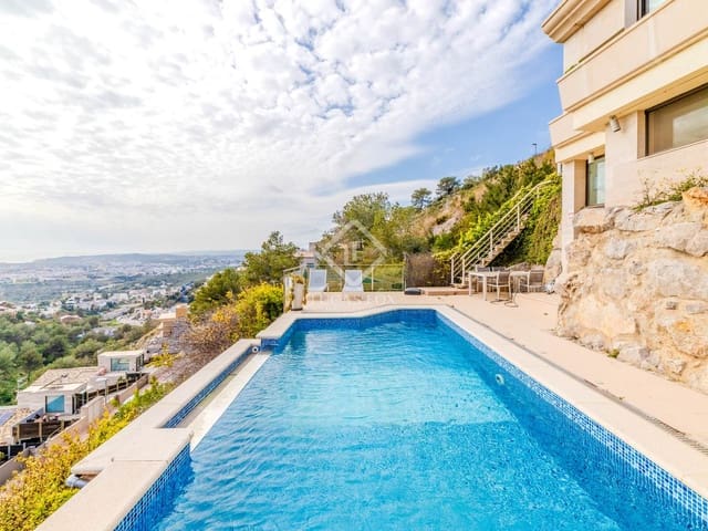 4 Zimmer Villa zu verkaufen in Sitges mit Pool Garage - 1.000.000 € (Ref: 8855913)