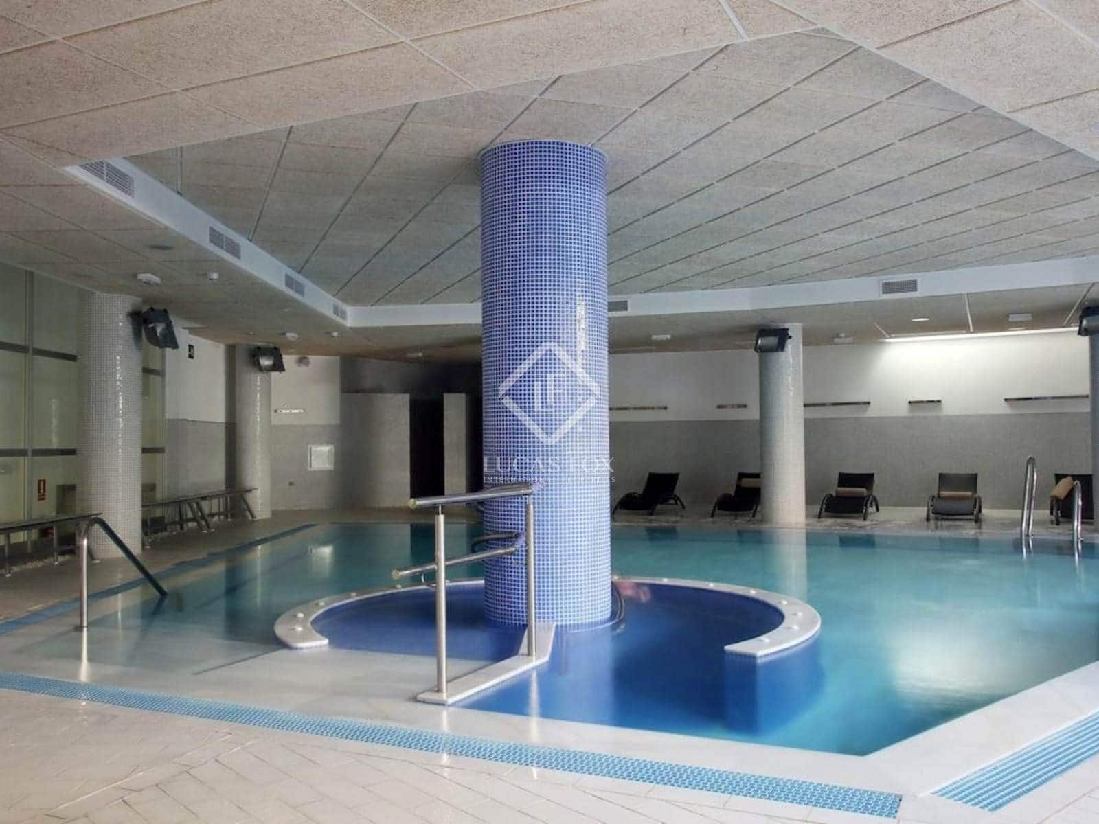 2 chambre Penthouse à vendre à Estepona avec piscine - 630 000 € (Ref: 8855914)