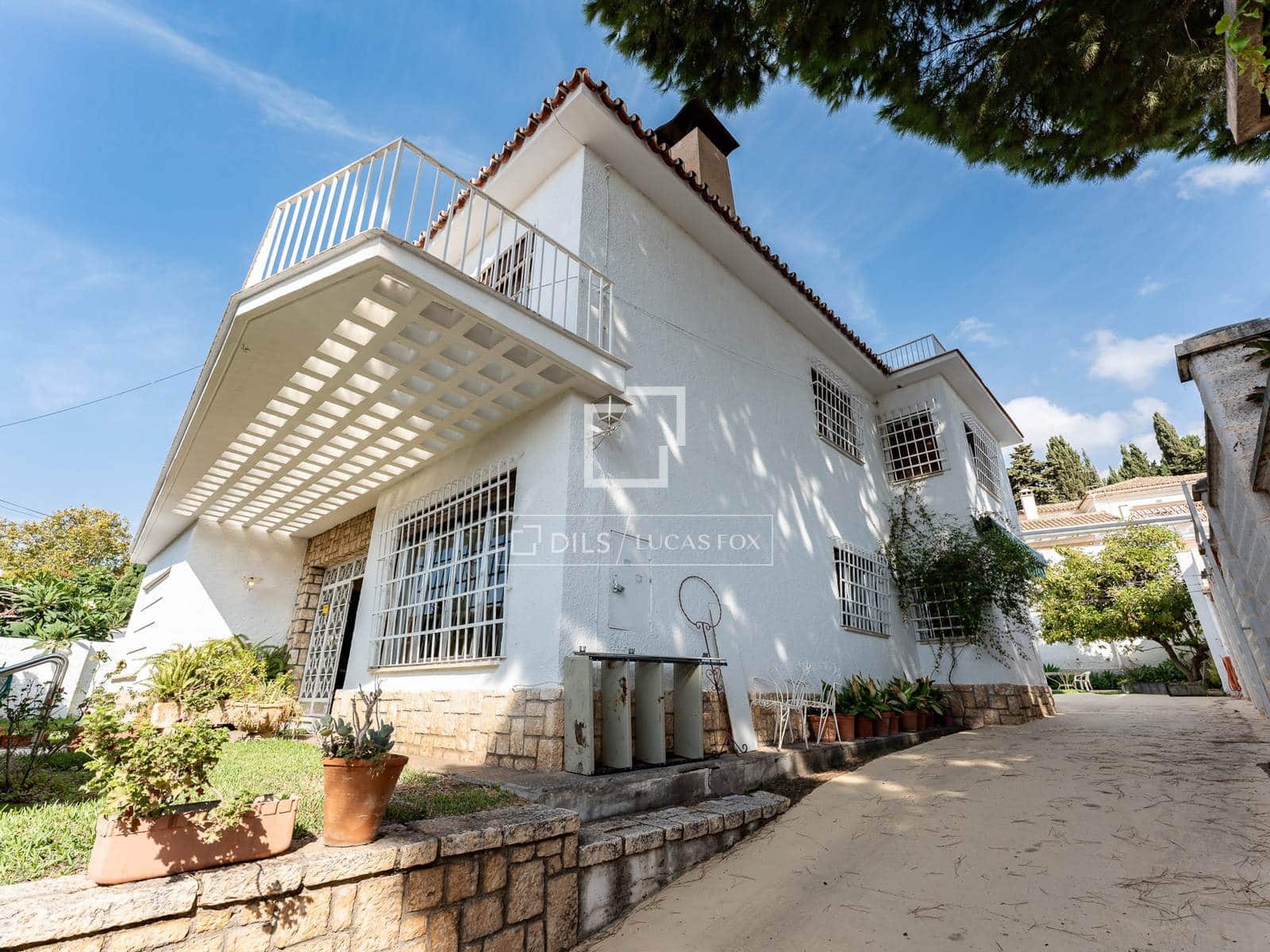 4 soveværelse Villa til salg i Malaga by med swimmingpool garage - € 1.590.000 (Ref: 8855916)