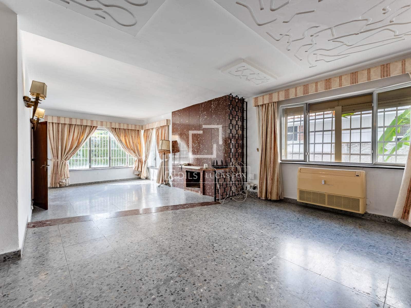 4 soveværelse Villa til salg i Malaga by med swimmingpool garage - € 1.590.000 (Ref: 8855916)