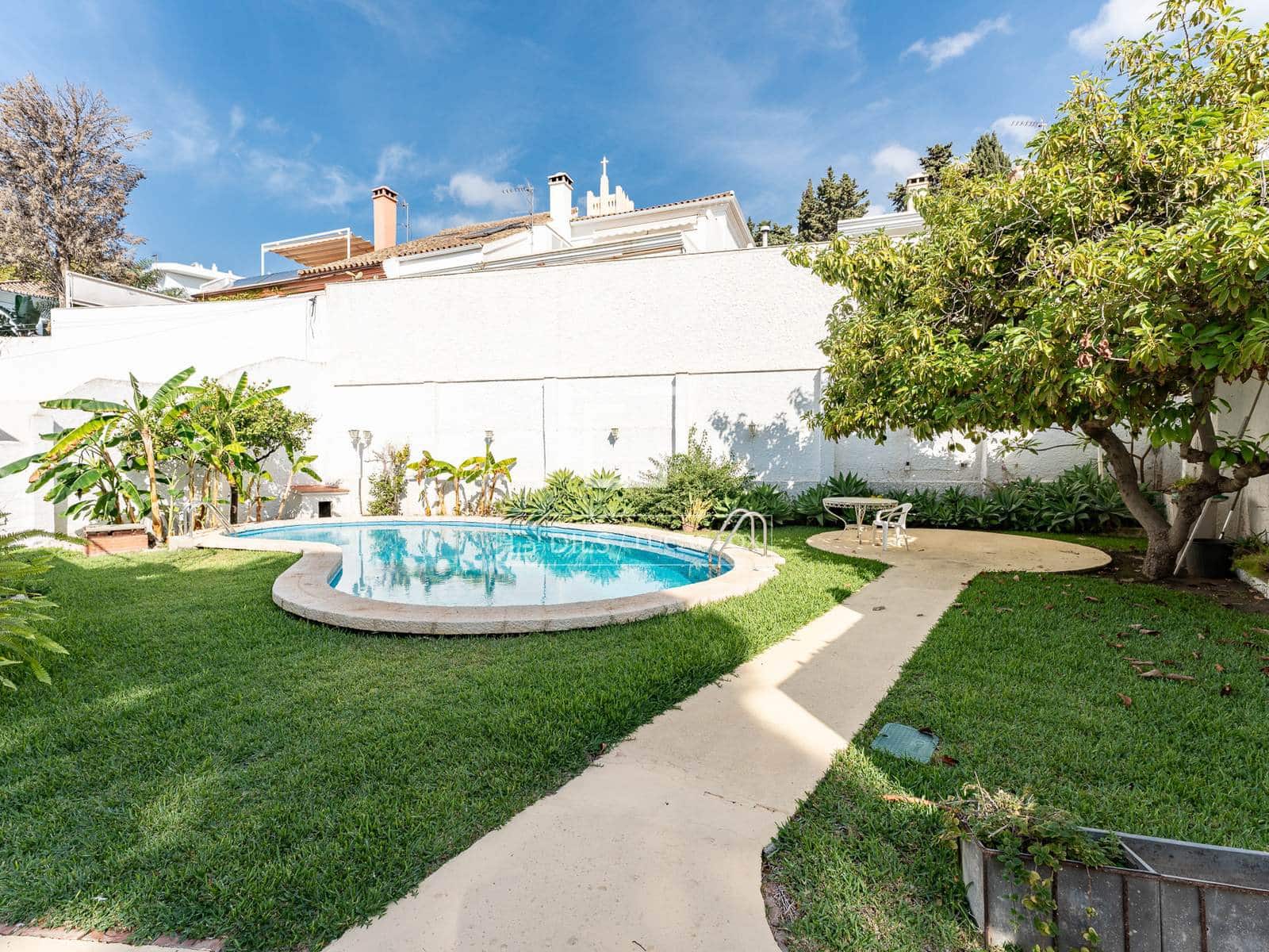 4 soveværelse Villa til salg i Malaga by med swimmingpool garage - € 1.590.000 (Ref: 8855916)
