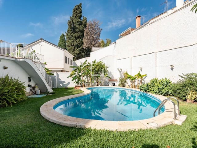 4 soveværelse Villa til salg i Pedregalejo, Málaga by med swimmingpool garage - € 1.590.000 (Ref: 8855916)