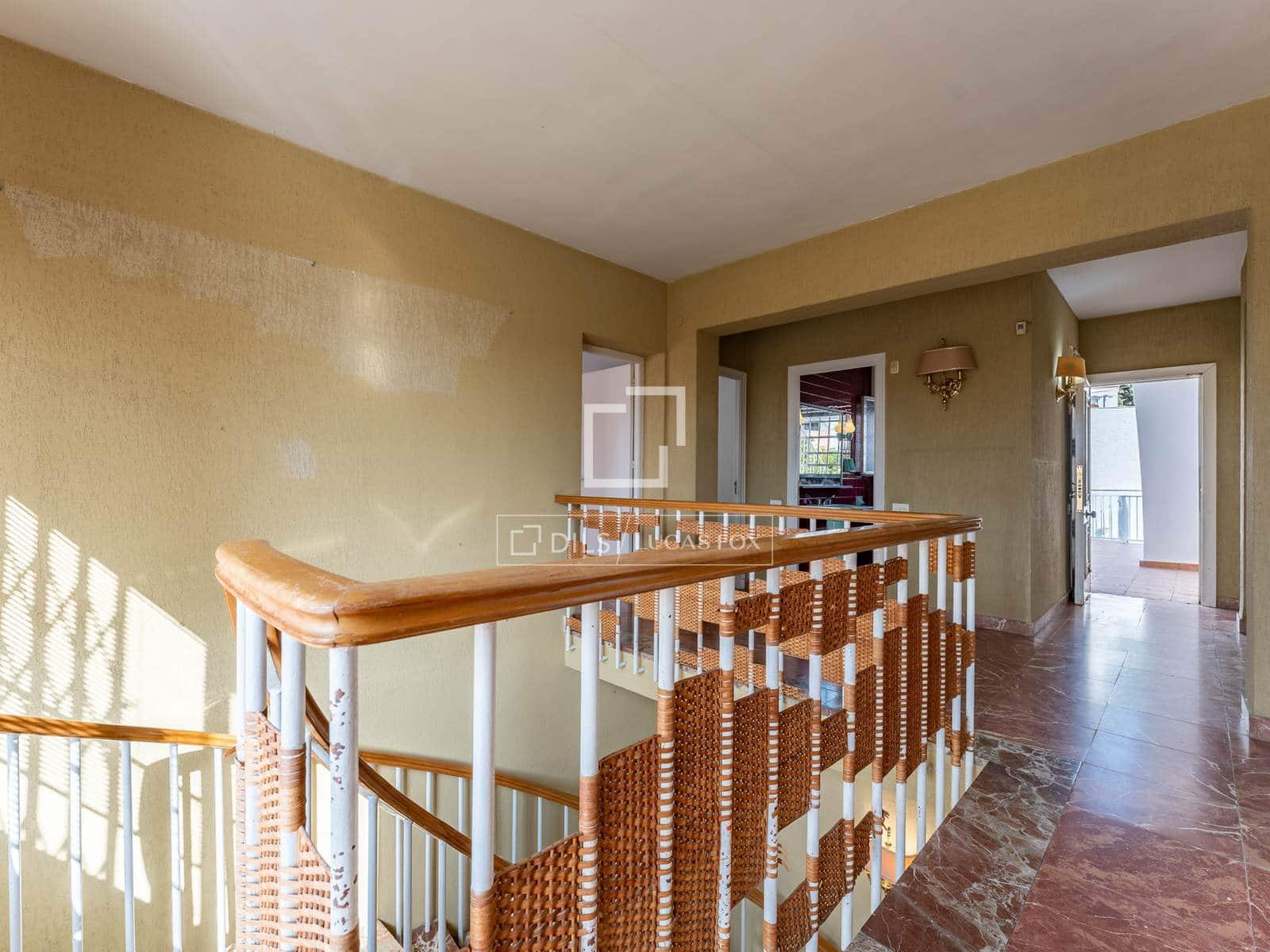 4 soveværelse Villa til salg i Malaga by med swimmingpool garage - € 1.590.000 (Ref: 8855916)