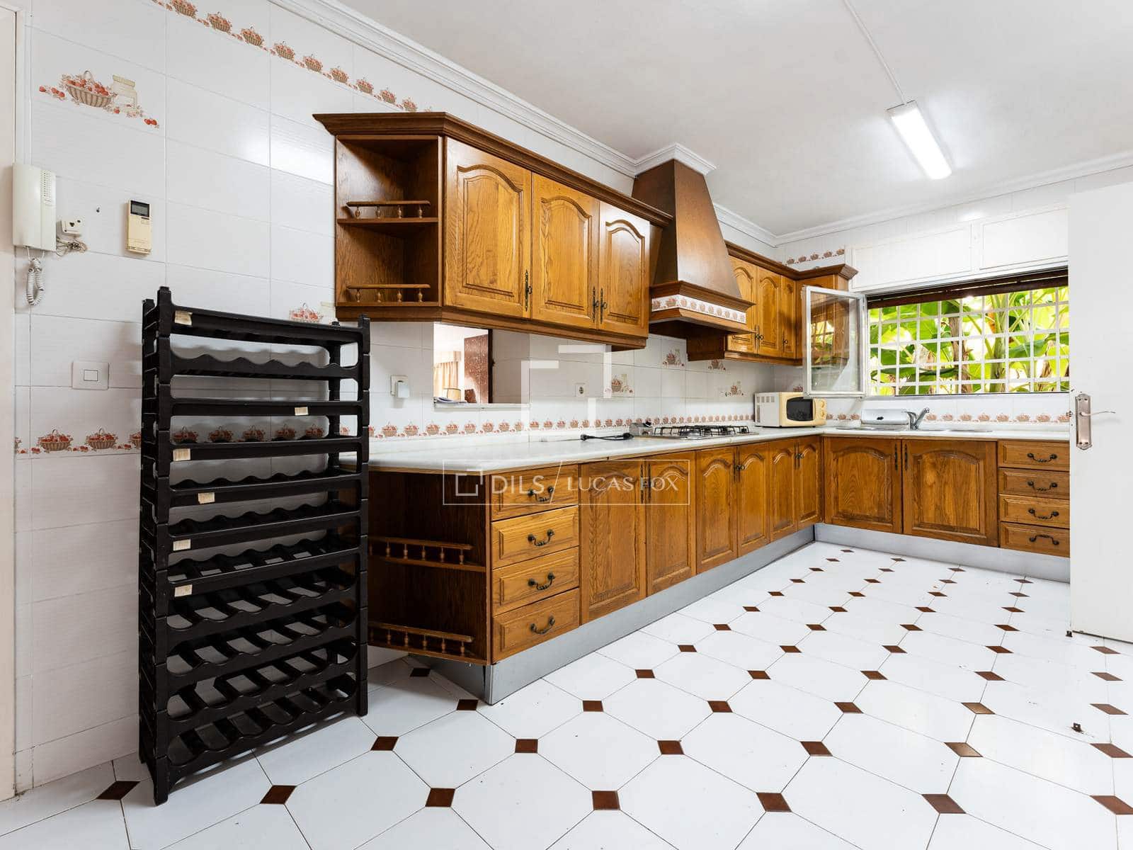 4 soveværelse Villa til salg i Malaga by med swimmingpool garage - € 1.590.000 (Ref: 8855916)
