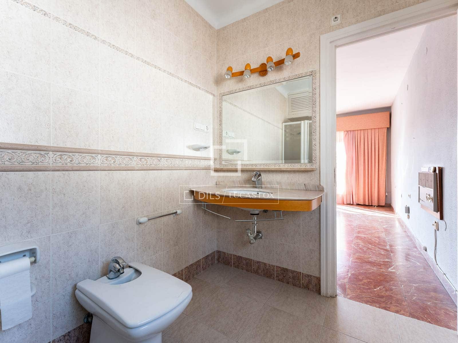 4 soveværelse Villa til salg i Malaga by med swimmingpool garage - € 1.590.000 (Ref: 8855916)