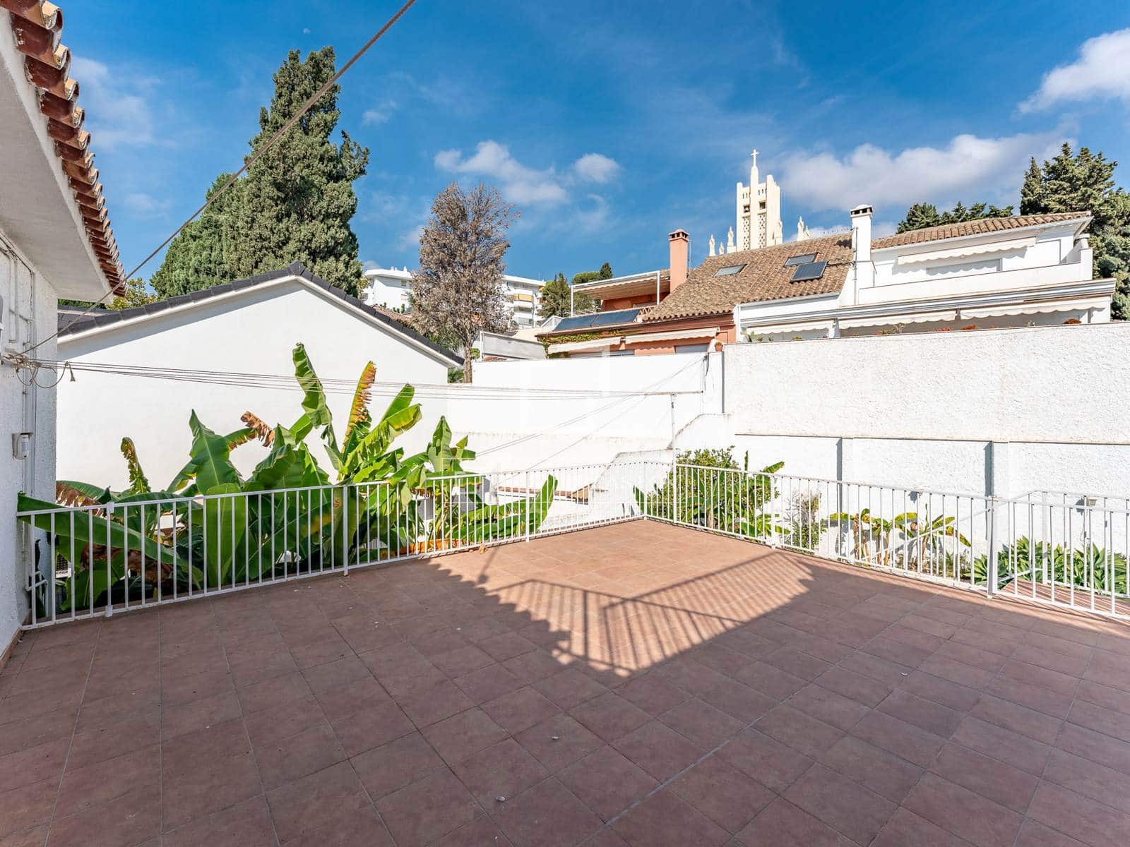 4 soveværelse Villa til salg i Malaga by med swimmingpool garage - € 1.590.000 (Ref: 8855916)