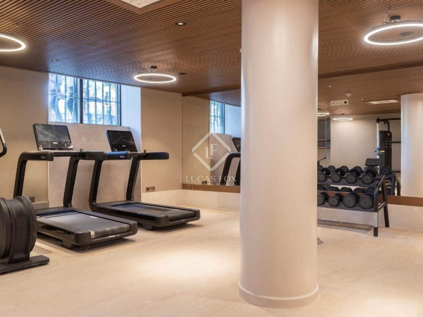 5 soveværelse Penthouse til salg i Madrid by med swimmingpool garage - € 11.900.000 (Ref: 8856678)