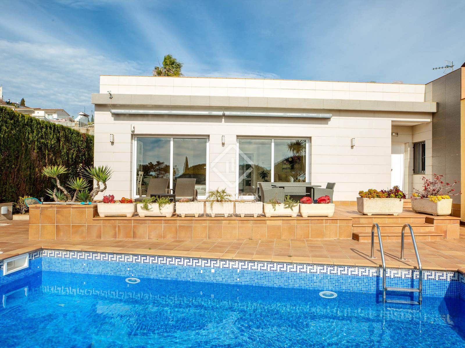 4 soveværelse Villa til salg i Lloret de Mar med swimmingpool garage - € 875.000 (Ref: 8861540)
