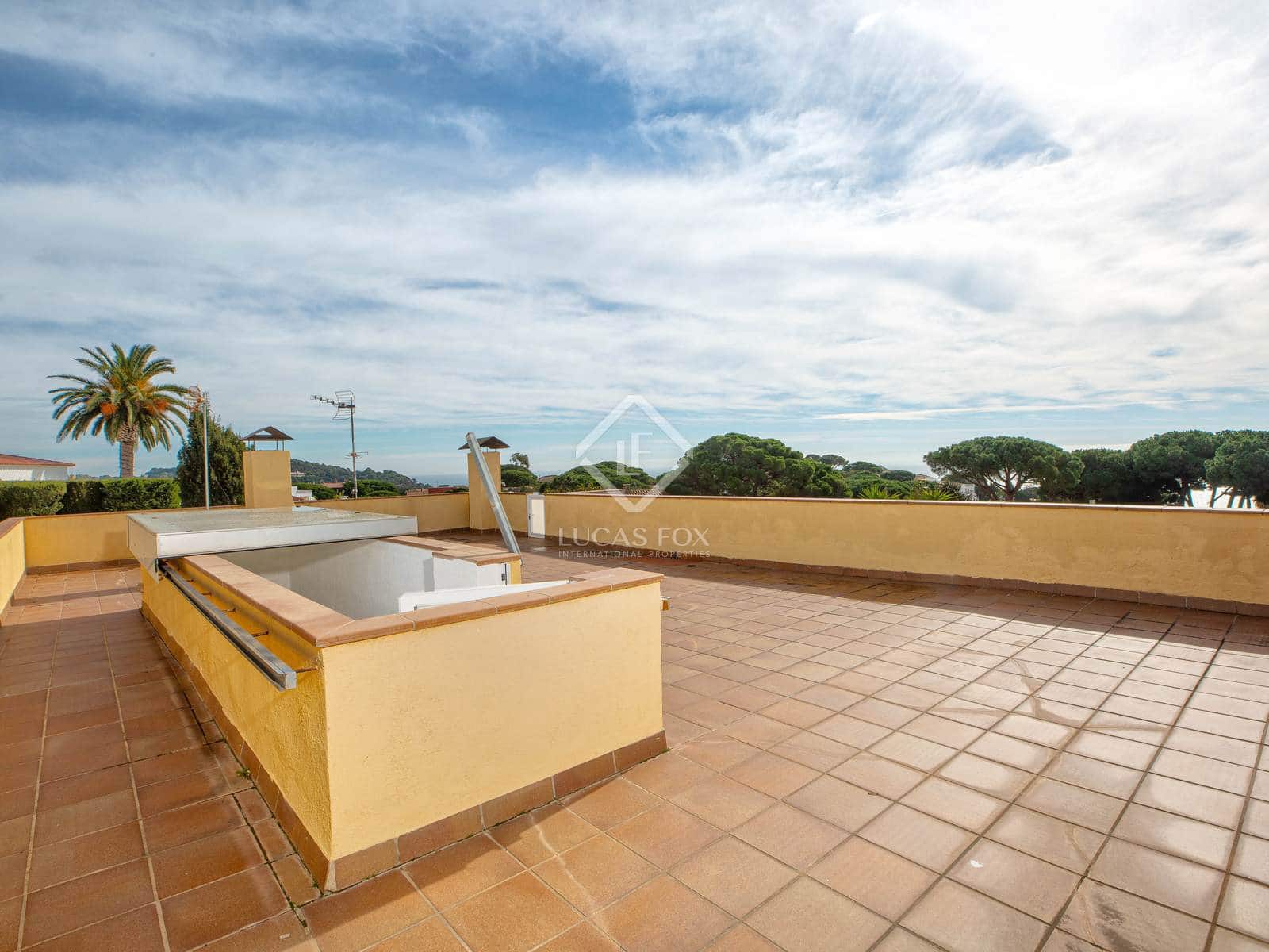 4 soveværelse Villa til salg i Lloret de Mar med swimmingpool garage - € 875.000 (Ref: 8861540)