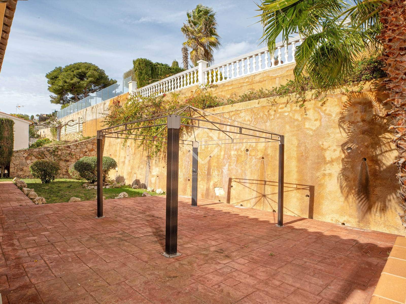 4 soveværelse Villa til salg i Lloret de Mar med swimmingpool garage - € 875.000 (Ref: 8861540)