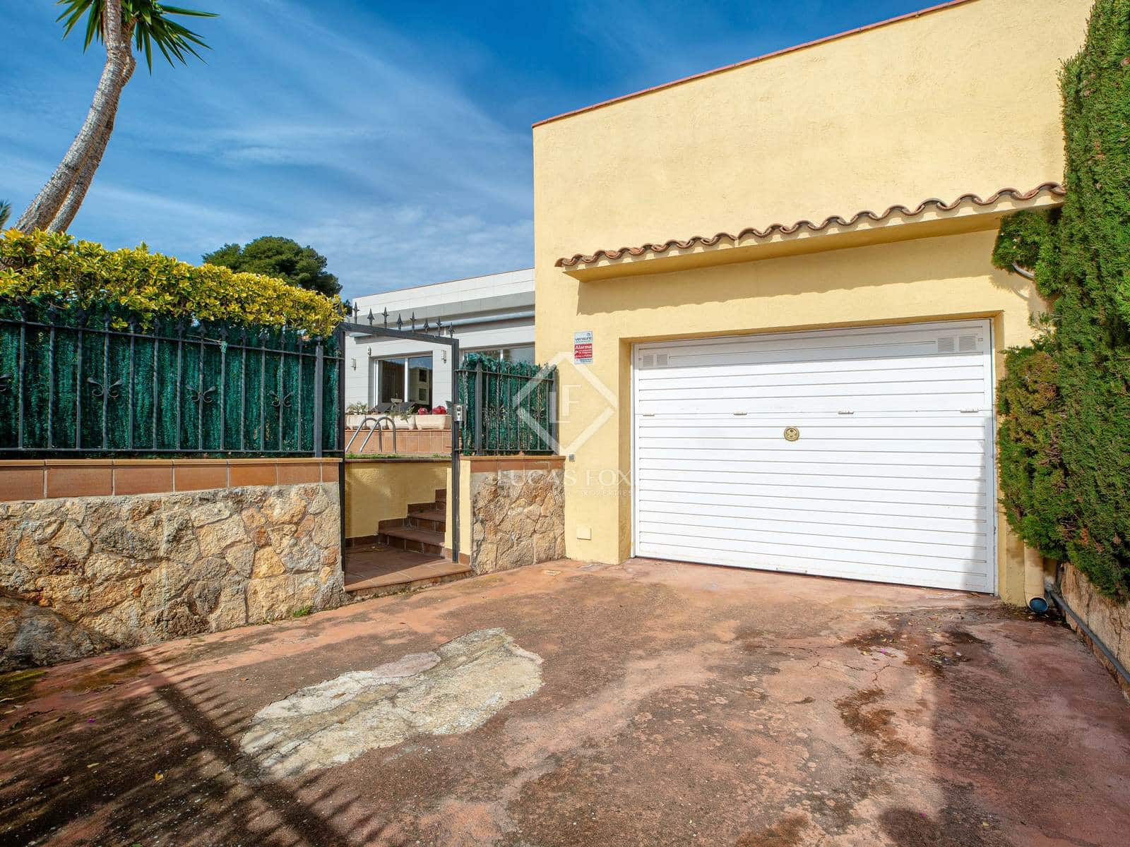 4 soveværelse Villa til salg i Lloret de Mar med swimmingpool garage - € 875.000 (Ref: 8861540)