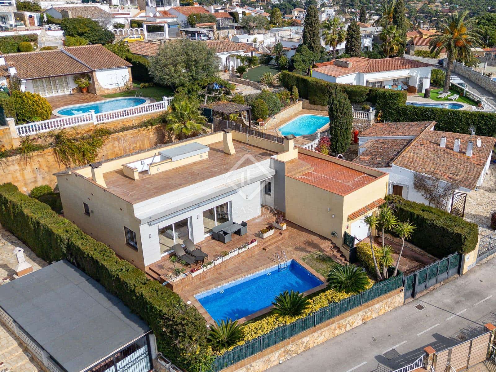 4 soveværelse Villa til salg i Lloret de Mar med swimmingpool garage - € 875.000 (Ref: 8861540)