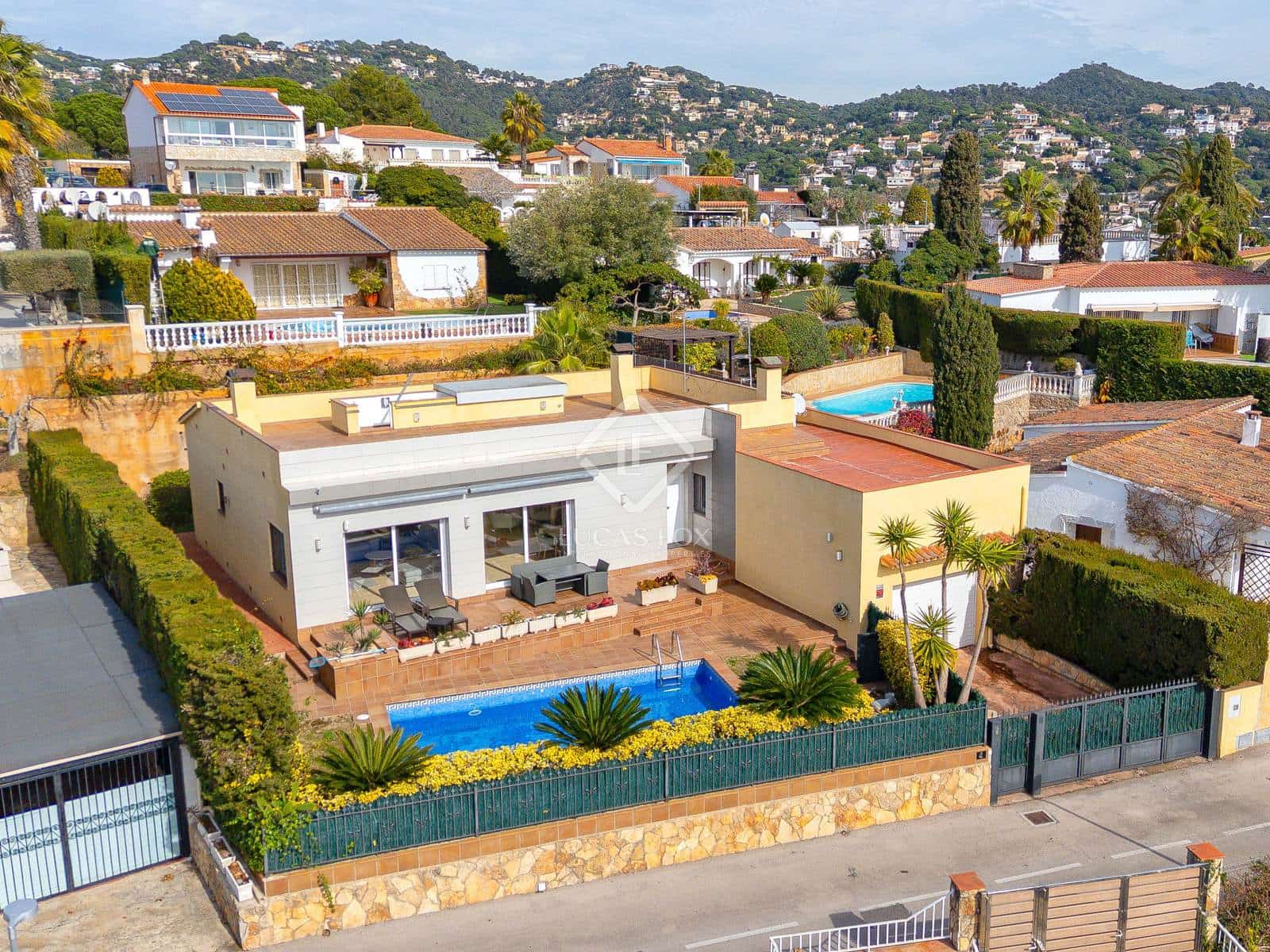 4 soveværelse Villa til salg i Lloret de Mar med swimmingpool garage - € 875.000 (Ref: 8861540)