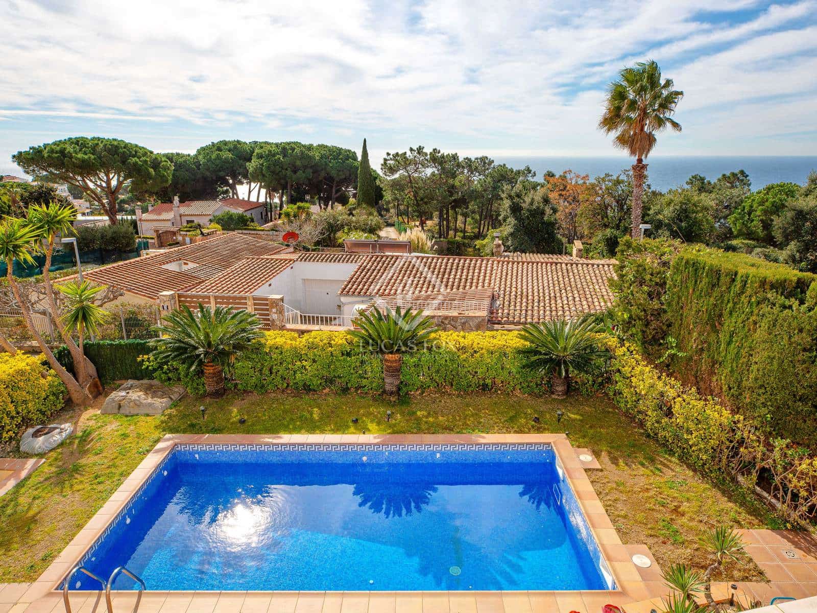 4 soveværelse Villa til salg i Lloret de Mar med swimmingpool garage - € 875.000 (Ref: 8861540)