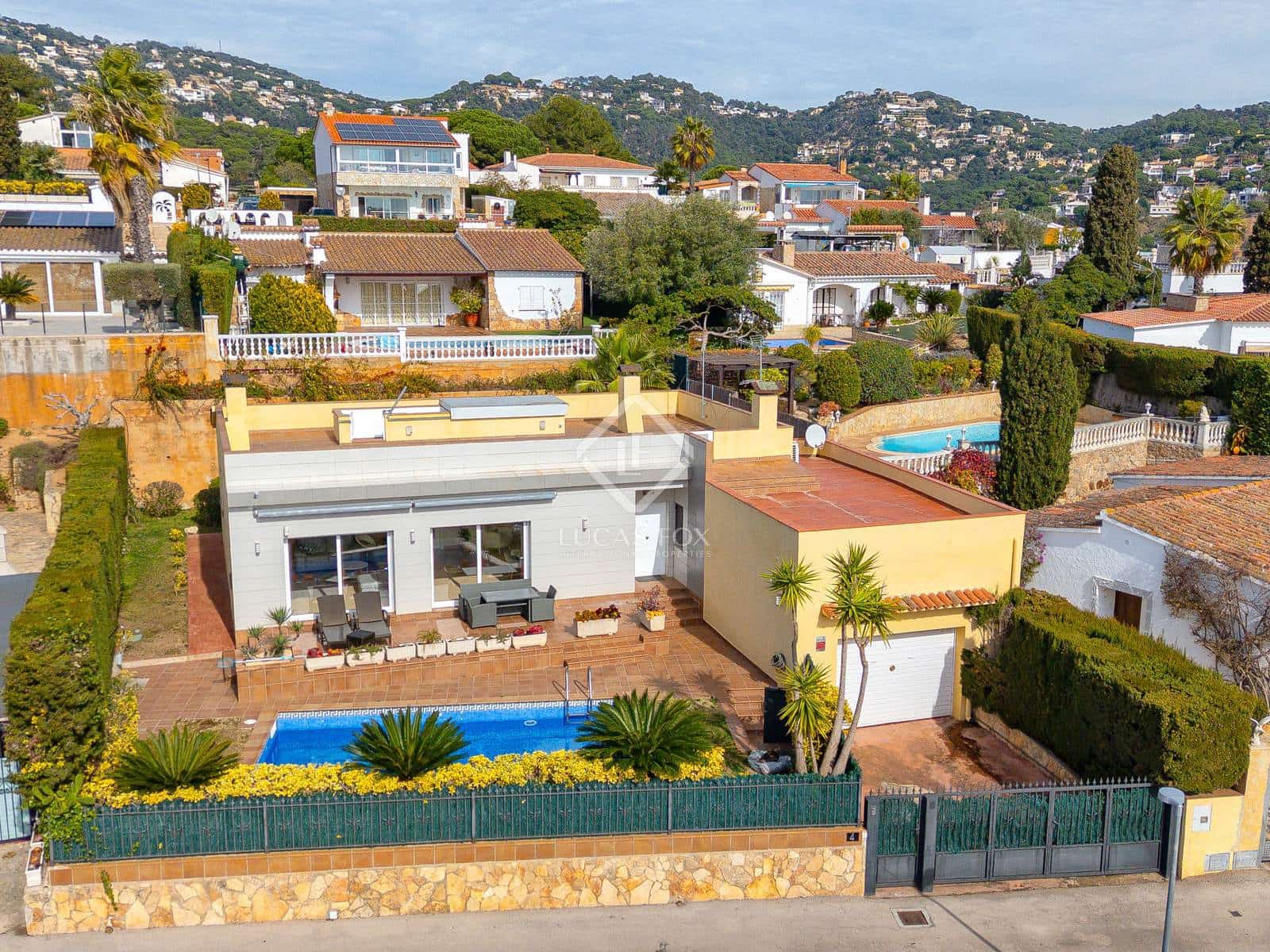 4 soveværelse Villa til salg i Lloret de Mar med swimmingpool garage - € 875.000 (Ref: 8861540)