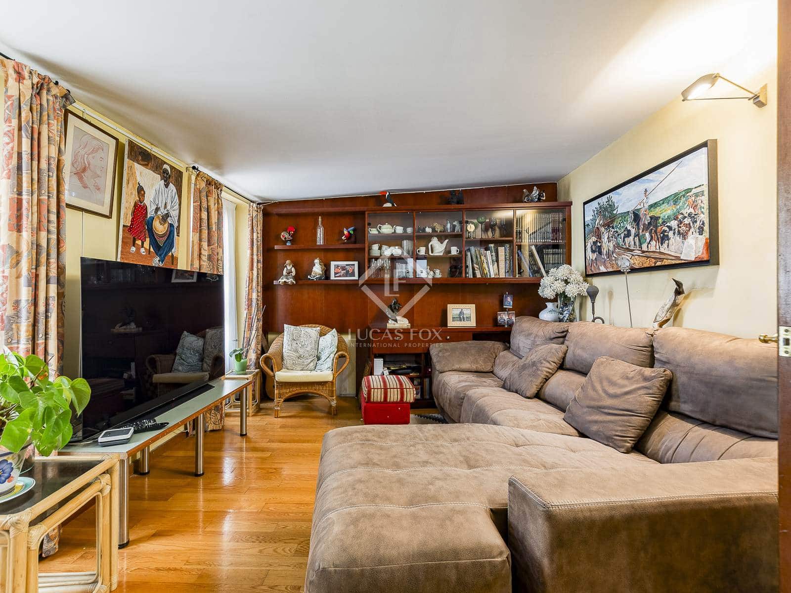 3 slaapkamer Appartement te koop in Barcelona stad - € 795.000 (Ref: 8863427)