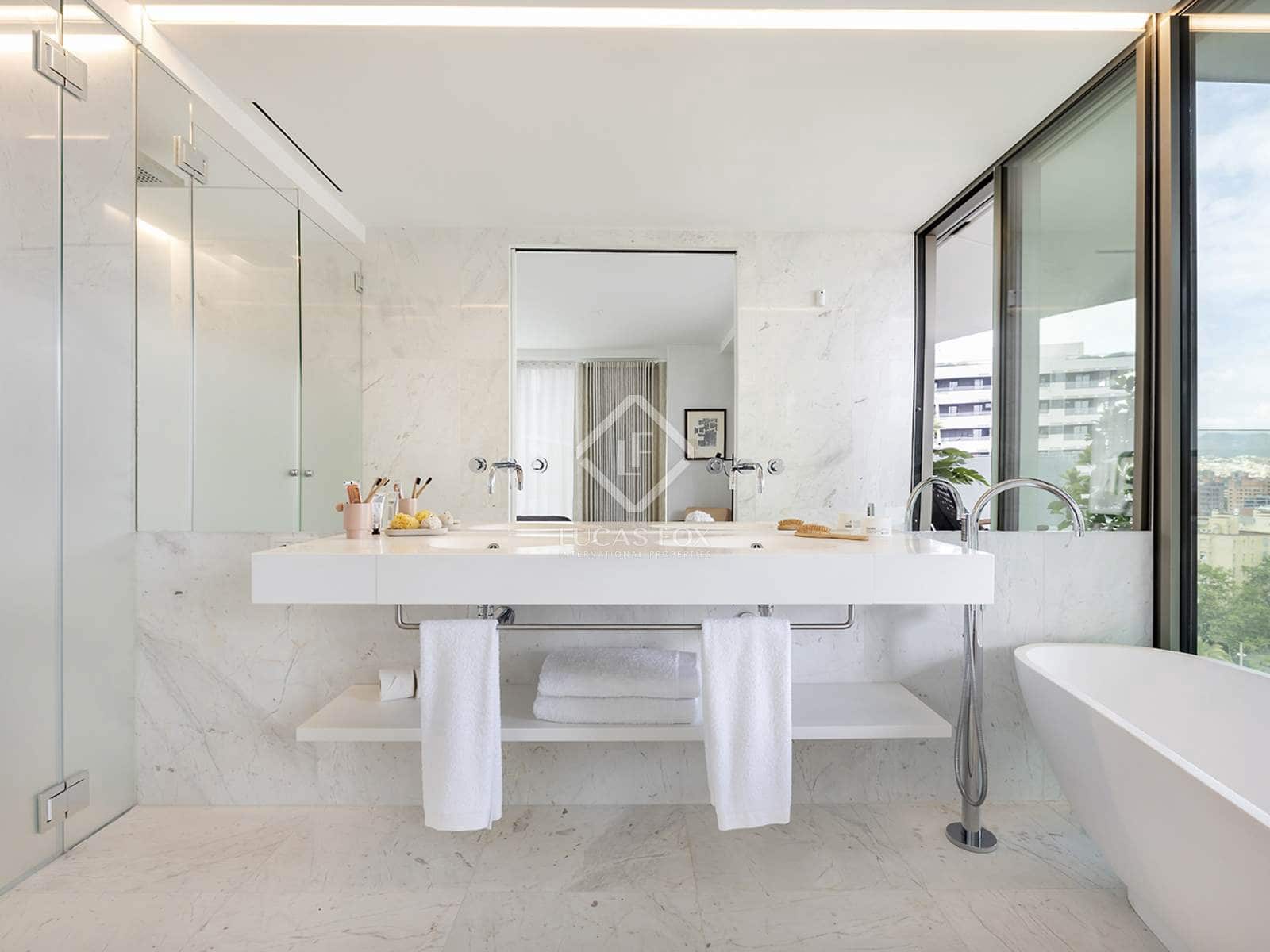 Apartamento de 3 habitaciones en Barcelona ciudad en venta con piscina garaje - 2.636.875 € (Ref: 8866482)