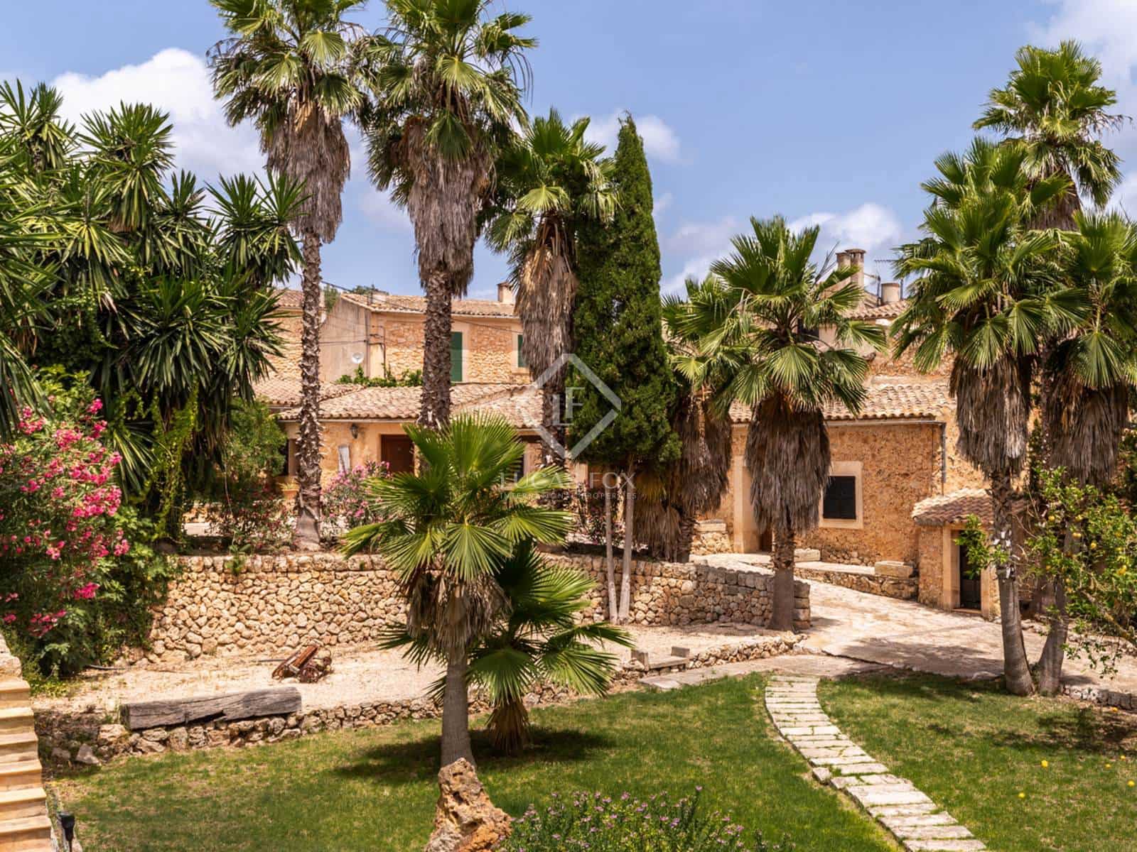 24 soveværelse Erhverv til salg i Sencelles med swimmingpool - € 6.800.000 (Ref: 8866492)