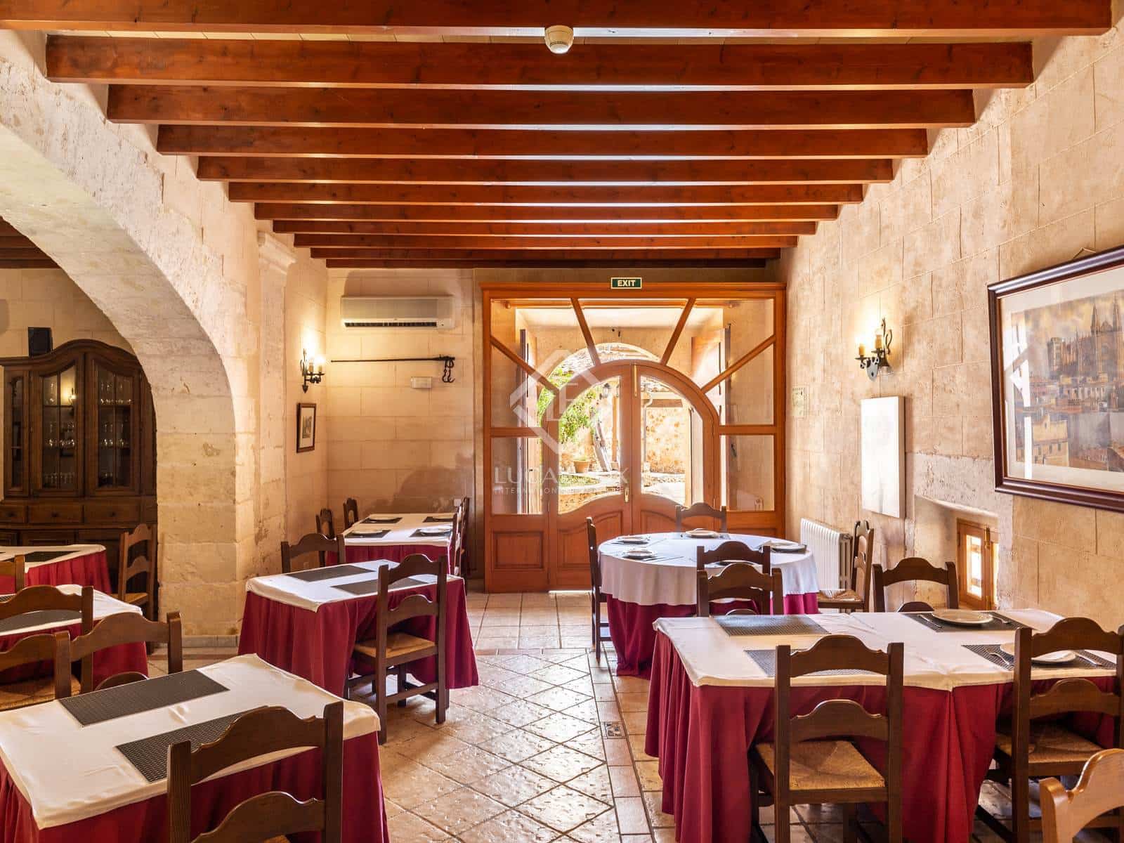 24 soveværelse Erhverv til salg i Sencelles med swimmingpool - € 6.800.000 (Ref: 8866492)