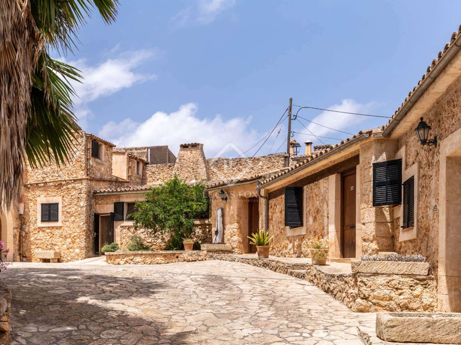 24 soveværelse Erhverv til salg i Sencelles med swimmingpool - € 6.800.000 (Ref: 8866492)