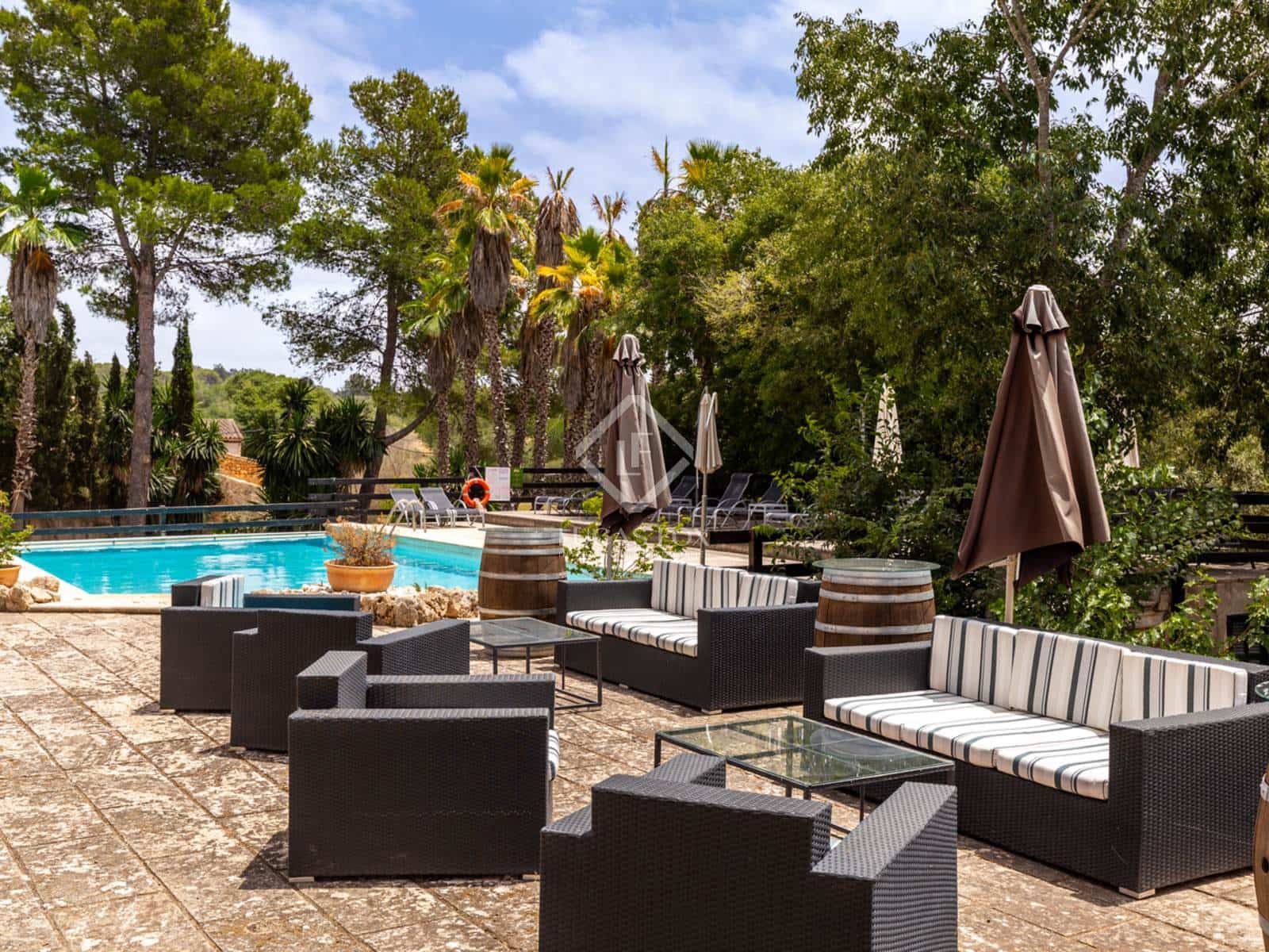 24 soveværelse Erhverv til salg i Sencelles med swimmingpool - € 6.800.000 (Ref: 8866492)