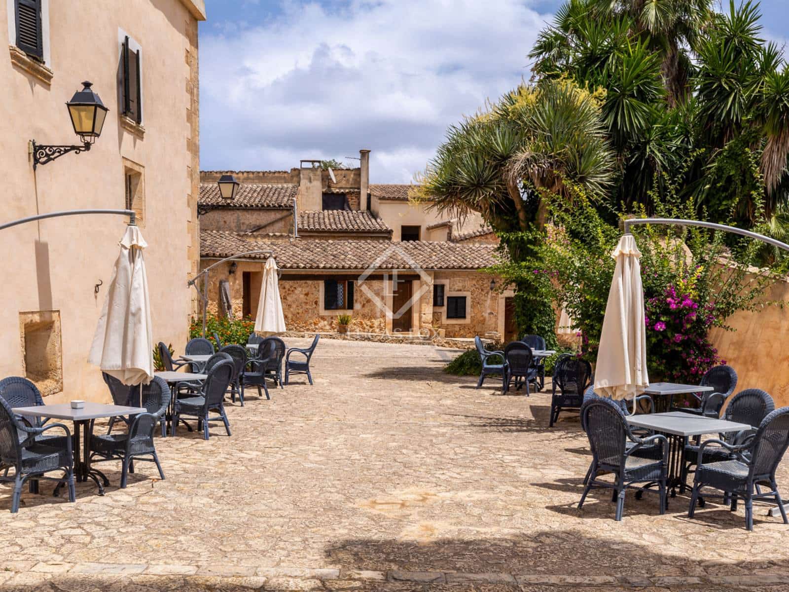 24 soveværelse Erhverv til salg i Sencelles med swimmingpool - € 6.800.000 (Ref: 8866492)