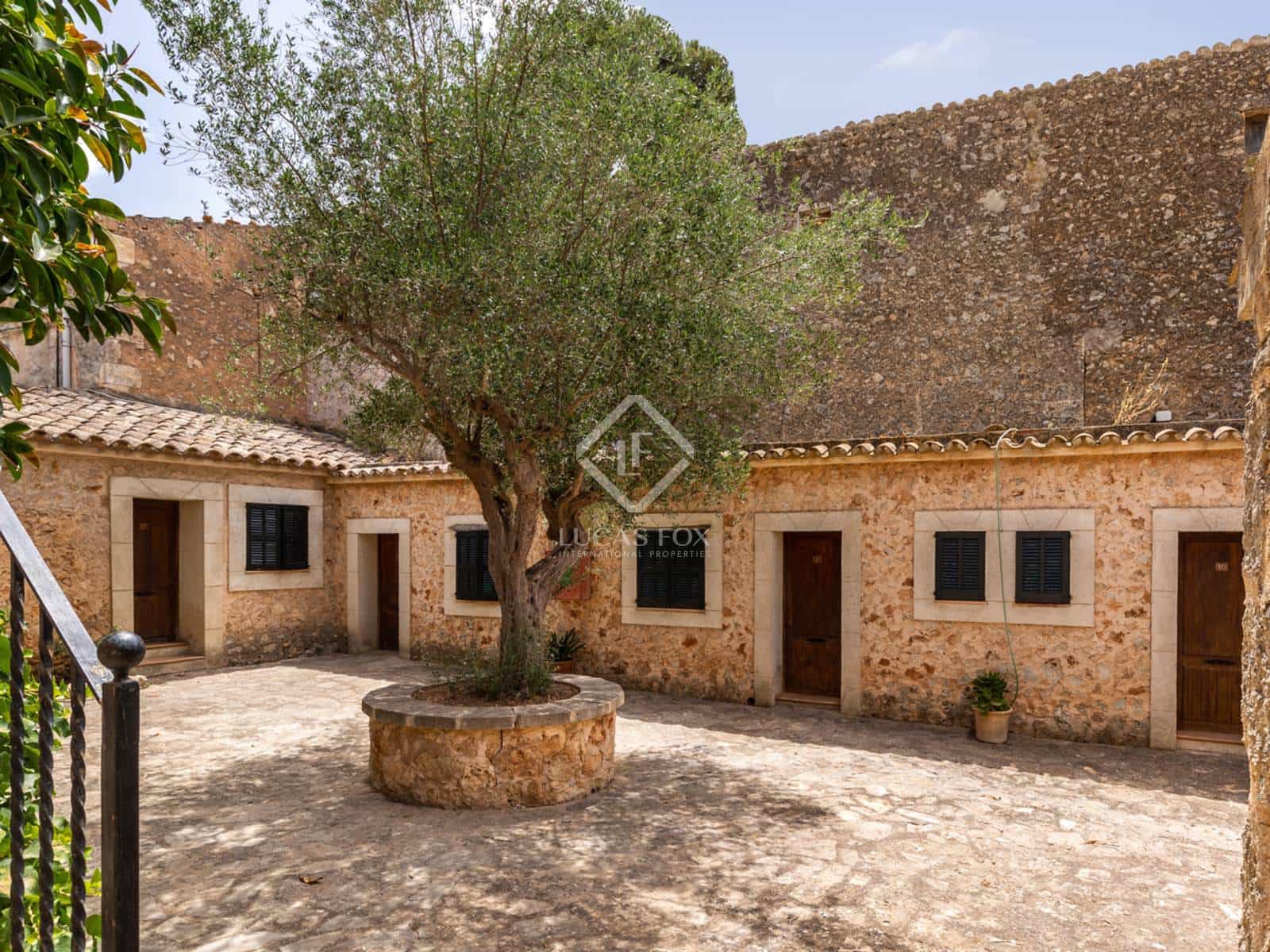 24 soveværelse Erhverv til salg i Sencelles med swimmingpool - € 6.800.000 (Ref: 8866492)